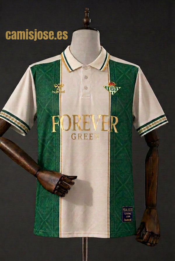 Camiseta vintage verde y blanca con la Giralda de Sevilla, vista frontal