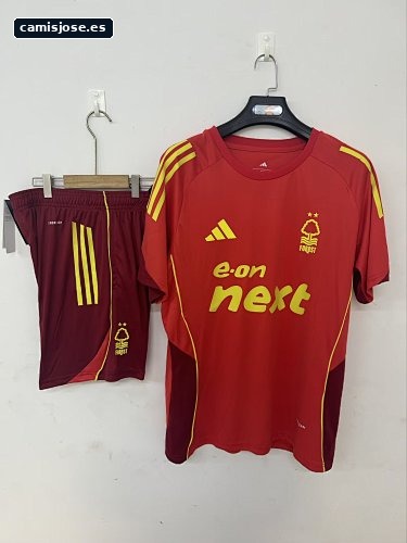 25/26 Nottingham Forest camiseta de entrenamiento roja S-3XL