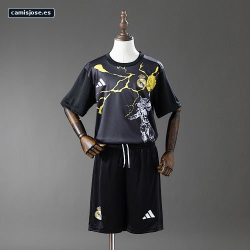 Camiseta infantil Real Madrid 25/26 Avengers pre-partido (negra) - Talla 16-28