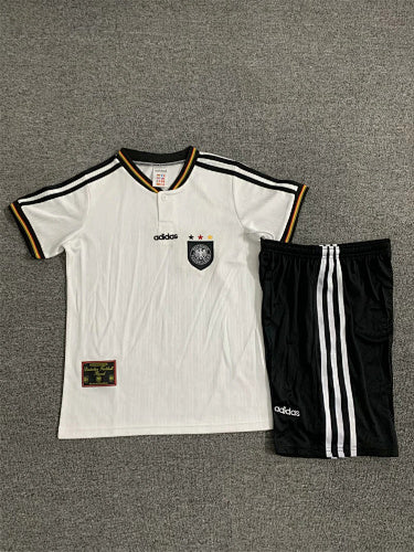 96 Retro Local Infantil Alemania